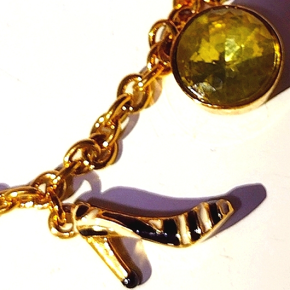 JUICY COUTURE ๐ Cat Crystal ๐ค ๐ ๐ ๐ Charm Bracelet never removed from๐ NWT - Picture 8 of 8